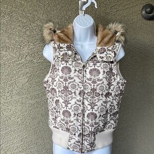 No.023 Aeropostale Brown and Cream Faux Fur Puffy Fitted Vest Size Medium